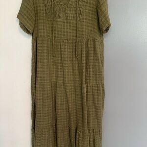 Crown & Ivy Green Green Buttoned Midi Sundress